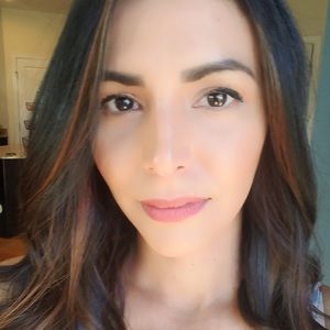 Meet your Posher, Dayris